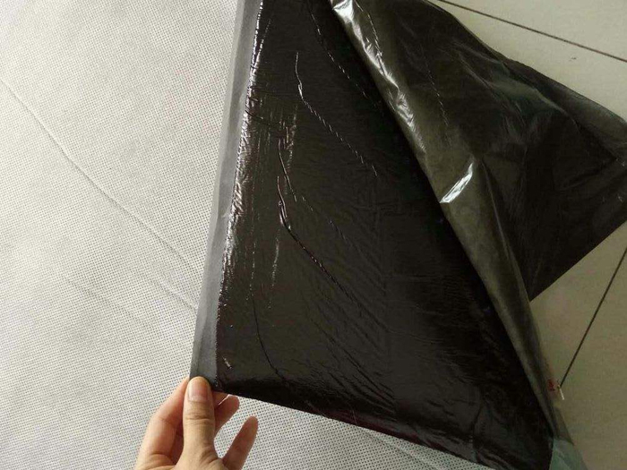 自粘濕鋪防水卷材